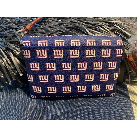 🔵  DOONEY & BOURKE NFL NY Giants Foldover Crossbody Purse NWT - Picture 3 of 7